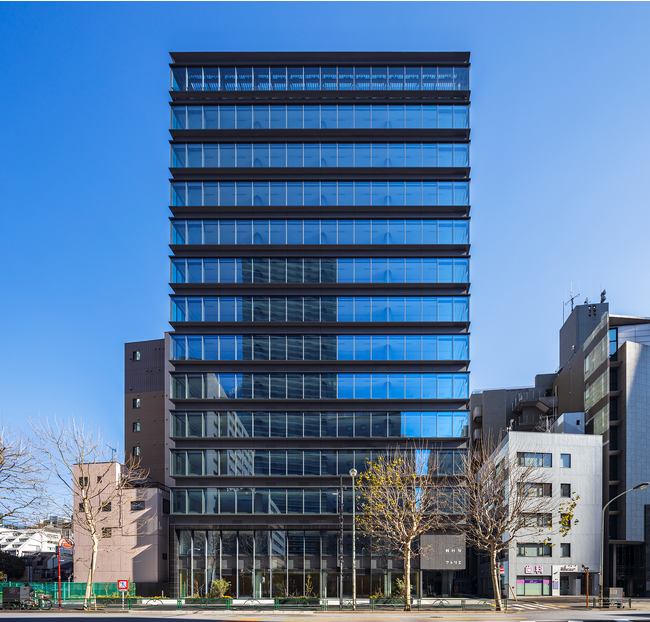 NHN JAPAN、自社ビル「NHN アトリエ」にオフィス移転　ロビー・カフェなどの付帯施設のデザインは隈研吾氏、ロゴは原研哉氏が担当