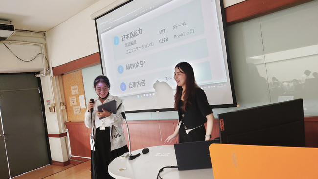 タイ・スィーパトゥム大学との基本合意契約のもと日本語学科3年生の授業を実施