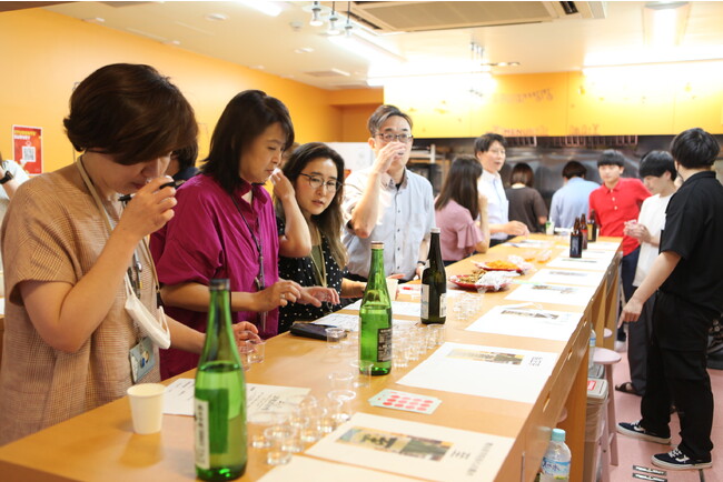 【地域貢献×探求学習】【越境キャリア教育×高専連携】神田外語学院と関根学園高等学校が上越の特産品を販売するショップ「おかえりby雪國商店」を神田外語学院内に期間限定オープン