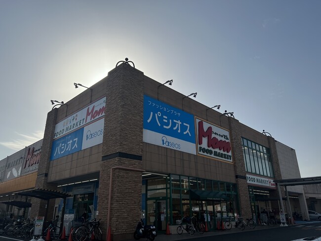 楽天とタカラ・エムシー、AIカメラ付きデジタルサイネージを活用した実証実験を実施