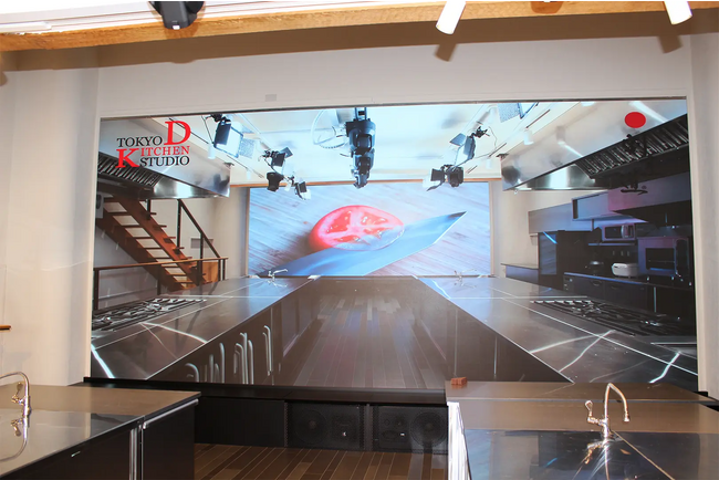 一般社団法人日本割烹道協会の「Tokyo D Kitchen Studio」にLEDビジョンを設置しました。