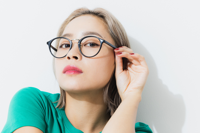 約34%がレーシック・ICL治療の意向あり！利用するメガネチェーンTOPは「JINS」