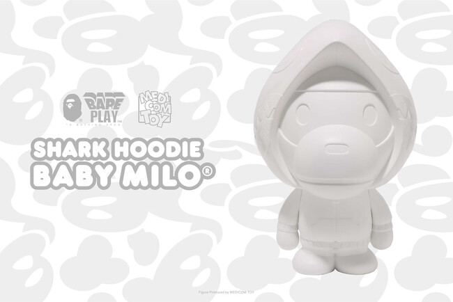 BABY MILO(R) SHARK HOODIE STATUE