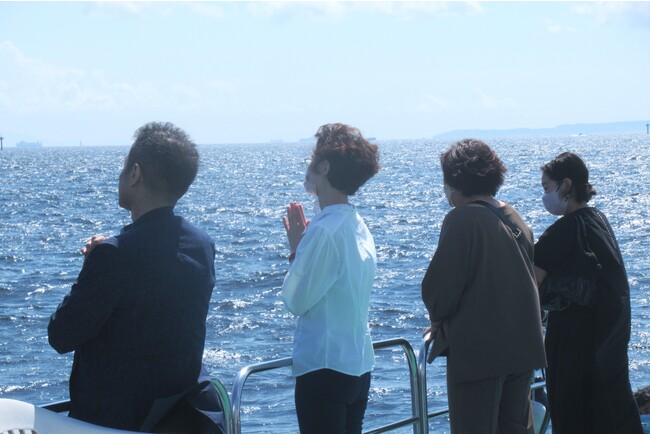 【終活イベントレポート】横浜で初開催　散骨した海へ「また会いに行く」合同メモリアルクルーズ