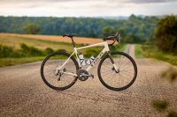 トレック、ビギナー向けロードバイク「Domane AL」を発売　前モデルよりも約220g軽量化、一日中快適なフレーム設計