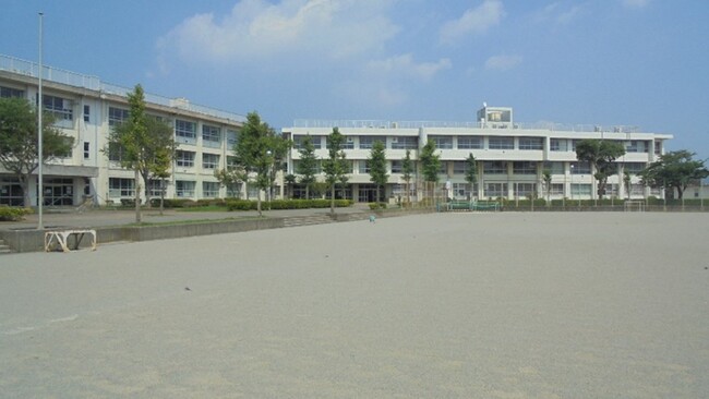 横須賀市立の全小中学校など72校へ実質再生可能エネルギー電力を導入