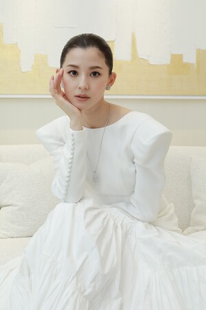 ショーメの新店舗「ショーメ GINZA SIX店」に朝比奈彩さんが来場