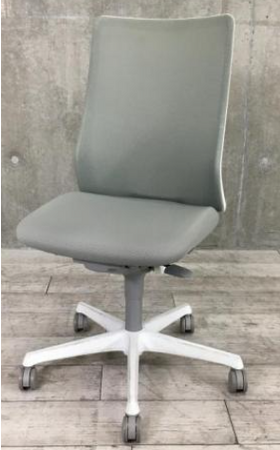 【関西支社大量入荷情報】オカムラ・フルーエントチェアが新たに50脚入荷しました。～美しいフォルムと包み込まれるフィット感が魅力のオフィスチェア ～（関西2023年9月-02号）