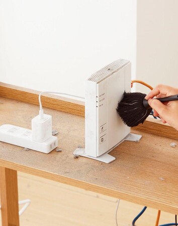 水や電気を使わず家電のすき間をサッとお掃除！「家電ホコリごっそりすき間職人」を10月2日より発売