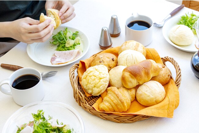 お客様のご要望にお応えした容量へ。焼きたてパンをお届けする定期便がリニューアル！