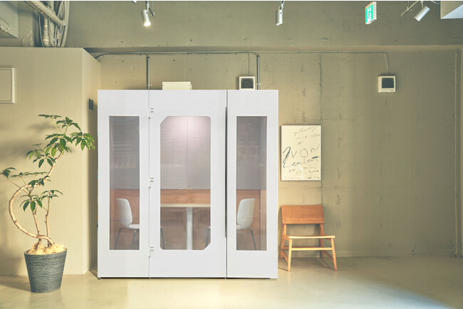 低コスト、短期納品、再組み立て可能。2人用防音ブース「PhoneBox-Duo」9月28日より発売開始！