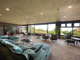 美しい自然をラウンジから一望 美しい自然をラウンジから一望