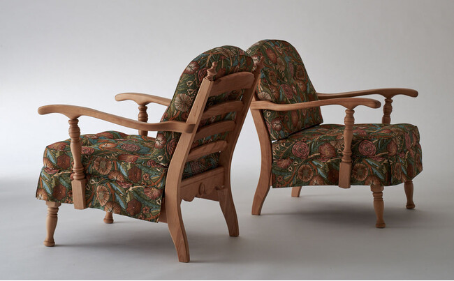 家具へ活用しにくい国産材の利用拡大へ、パナソニック独自の木質エイジング技術を活用した家具を製作