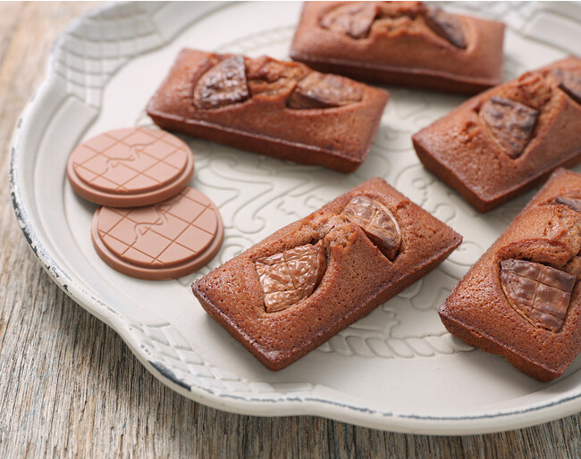 “焼きたてフィナンシェ”が人気の「ノワ・ドゥ・ブール」は姉妹ブランドである「Murir（ミュリル）」のチョコレートを使用した『焼きたてフィナンシェ（メドゥミルク・ショコラ）』を販売します。