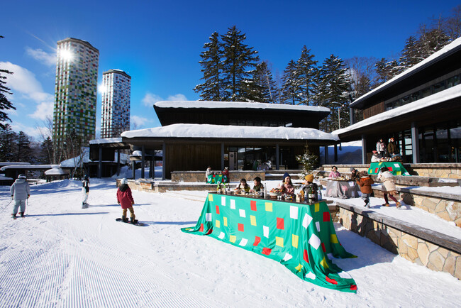 【トマム】昆布出汁のきいたおでんと出汁割り日本酒を楽しめる「スキーインスキーアウトこたつラウンジ」登場｜期日：2023年12月1日