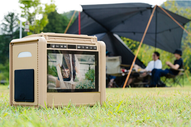 エンタメも充電・電源もこれひとつ。テレビ＆ラジオ搭載 大容量ポータブル電源「CS Portable Battery 500 TV」