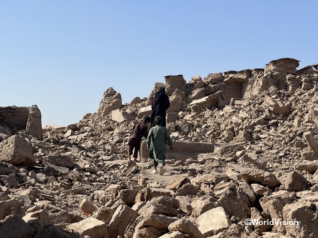 【アフガニスタン地震】国際NGOワールド・ビジョン・ジャパン緊急支援募金受付を開始。移動診療による医療の提供、緊急援助物資の配布やニーズ調査を実施しています