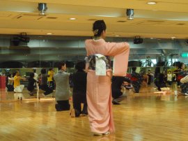Tシャツで踊る日舞エクササイズNOSS