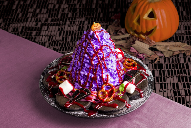 【Eggs ’n Things】今年のハロウィンはダークな雰囲気たっぷり！「ハロウィンパーティーパンケーキ」10月17日（火）～10月31日（火）まで販売