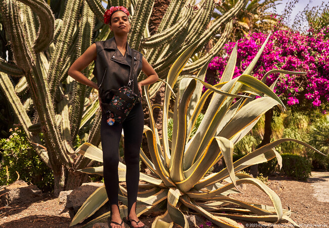 Kipling x Frida Kahlo Collection 発売
