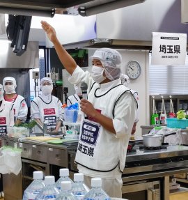 第17回全国学校給食甲子園開会式での選手宣誓の様子 第17回全国学校給食甲子園開会式での選手宣誓の様子