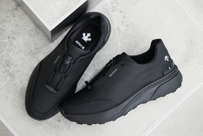 「DESCENTE ALLTERRAIN」から履き心地とミニマルな機能美を追求したテクニカルユーティリティシューズ「VERTHER（ヴェルサー）」が登場