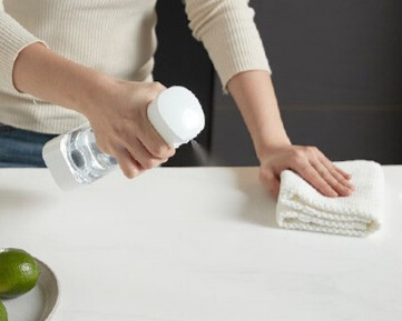 【10/19まで！1,000円OFF！】寒くなってきたこの時期におすすめ！たった3分で水道水が「除菌液」に！コードレス電解水器Qoo10にてお得に販売！