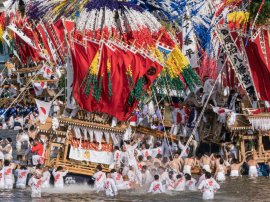 国土交通大臣賞「ガブリ競演」 末廣 周三(福岡県) 国土交通大臣賞「ガブリ競演」 末廣 周三(福岡県)