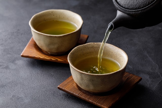「お茶」は世代を問わず日常生活に深く浸透　若年層は「甘い味」のするお茶も好み