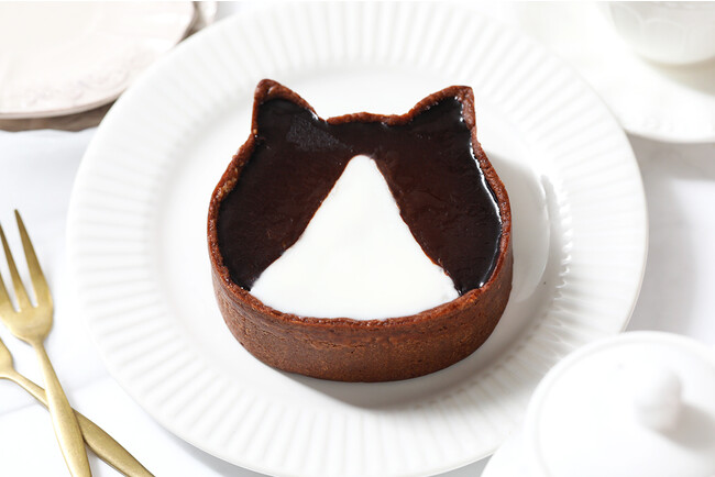 「ねこねこ」のチーズケーキに新しい仲間「はちわれ」が期間限定で登場『はちわれ～チョコレートチーズタルト～』が10月16日（月）より店舗およびオンラインストアで新発売