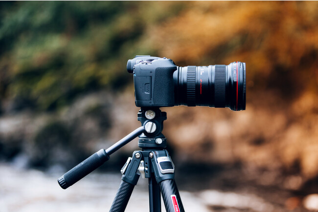 【新商品】20kgの耐荷重を持つ超安定なUlanzi VideoGoトラベルビデオ三脚TT09、屋外写真の冒険に完璧な保護を提供