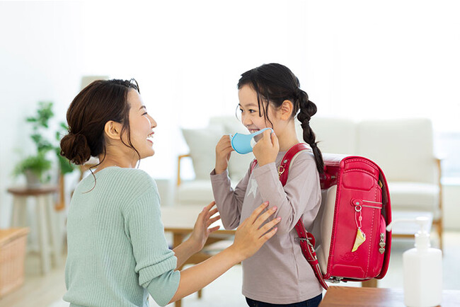 【調査結果】小学生の33％、中学生の44％が学校でずっとマスクを着用。理由の上位は「素顔を見せたくない」「マスク着用が習慣に」