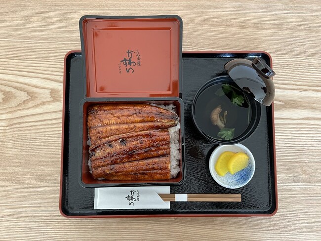 日本初？！うなぎ屋かわすいの工場見学ツアー（昼食うな丼付き。）生のうなぎを触ったり、職人が焼いたり、パック詰めまでを見ることが出来る。１０月１７日よりお申し込み開始！