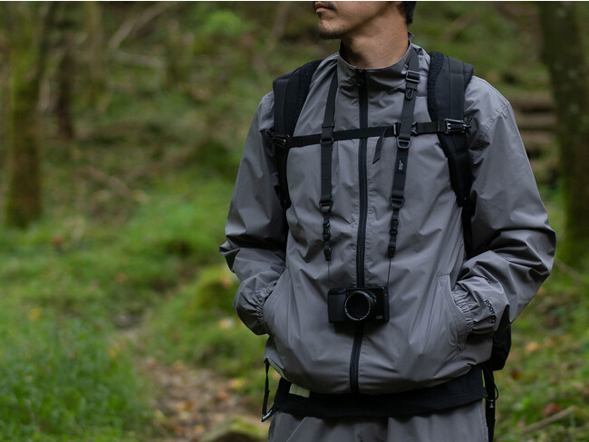 ダブルジップ採用、軽量・耐久性のあるリップストップ生地のアウトドアフルジップジャケット『PLAY Stretch Track Jacket』販売開始