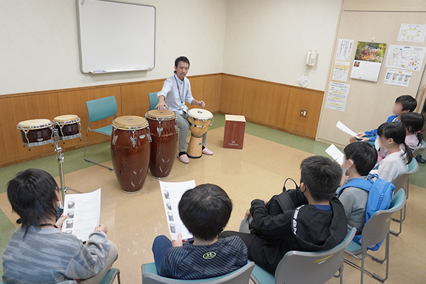 【開催レポート】学び食堂カムカム「手で叩く世界のパーカッション」