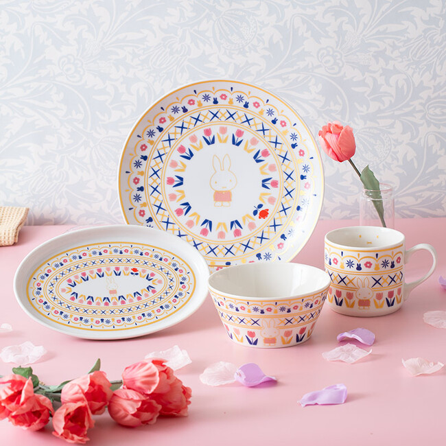人気絵本ミッフィーのお花屋さん「フラワーミッフィー」にて、チューリップとミッフィーをデザインした食器シリーズと缶の中で植物の栽培を手軽に楽しめるプランツ缶を発売中！