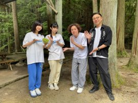 左から、 沖侑果(STU48)・尾崎世里花(STU48)・ガクテンソク(よじょう・奥田修二) 左から、 沖侑果(STU48)・尾崎世里花(STU48)・ガクテンソク(よじょう・奥田修二)