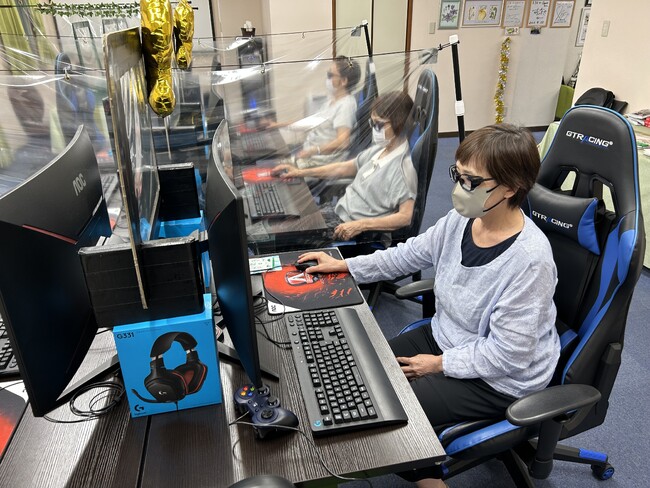 メガネブランド「Zoff」がシニア専用eスポーツ施設「ISR e-Sports」にゲームに集中しやすくなるメガネ「Zoff GAME」を提供