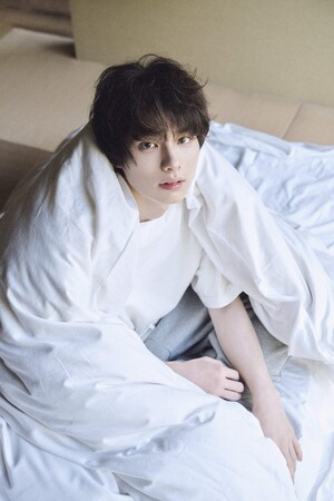 本田響矢1st写真集が12月25日に発売決定！
