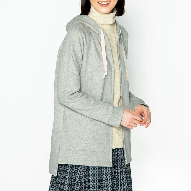 “すべての服に次の命を与えたい”との思いが生み出したリサイクルコットンのパーカがライトアップショッピングクラブ限定で発売開始