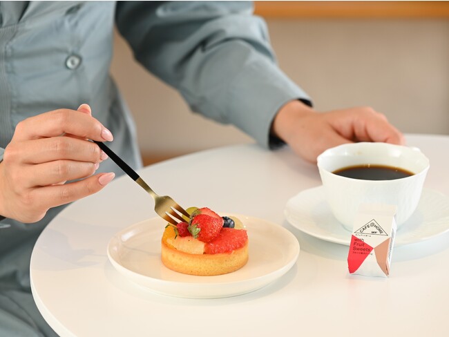 女性が自分へのご褒美に食べるスイーツやグルメをより美味しくするコーヒーCAFE@HOMEの人気シリーズFood with Coffeeが10月27日に一新