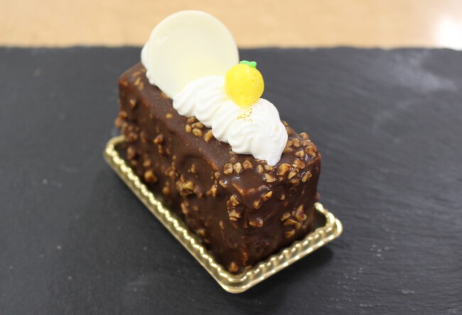和泉市産品を使用した学生考案のケーキ販売〈みかんのケーキ２種・レモンのケーキ４種〉
