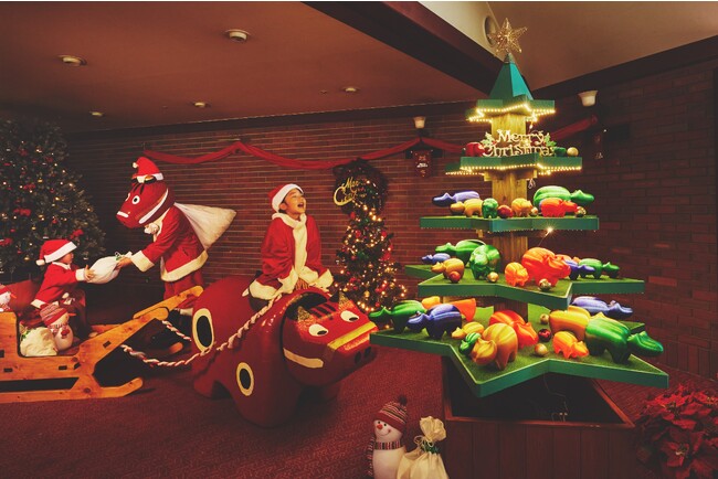 【星野リゾート　磐梯山温泉ホテル】会津の郷土玩具「赤べこ」をテーマにしたクリスマスイベント「赤べこクリスマス」開催｜期間：2023年12月23日～12月25日