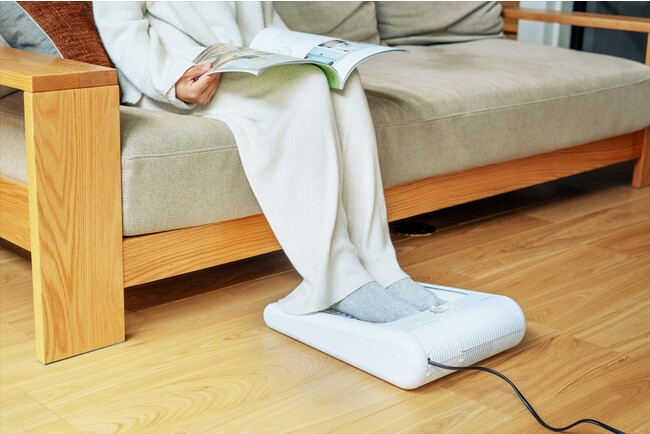 【新製品】踏んだ時だけ温風の暖房器具「足ぬっく エア」、クラウドファンディングで499万円支援を達成して一般販売を開始