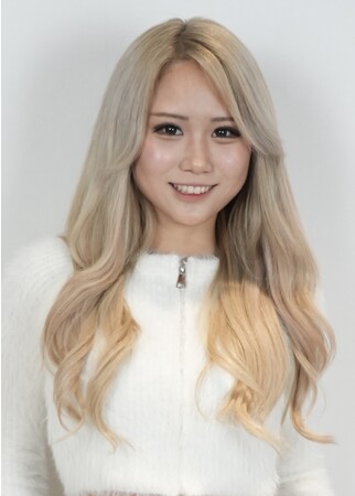 FamilyMartVisonで先行公開！女子小中高生に人気のYouTubeチャンネル「めるぷち」選抜生4名が、めるぷち卒業生で今や女優・歌手として活躍する星乃夢奈さんが歌う楽曲のPV再現に初挑戦！