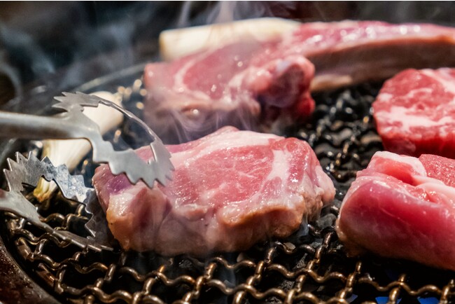 【超厚切りラム肉“半額”の7日間!!】網焼きジンギスカン『羊肉酒場 悟大』が東京・大門駅すぐに10/26オープン