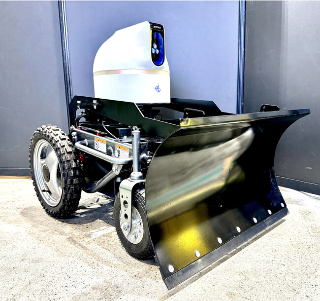 エバーブルーテクノロジーズ、無人自動除雪ドローンver.2を開発、スズキ株式会社製電動モビリティベースユニットをベースにしたパワフルな除雪ロボットを実現