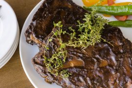 レッド・ロックス自慢の逸品「BBQポーク」 レッド・ロックス自慢の逸品「BBQポーク」