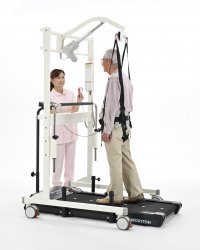 (株)モリトーの歩行リハビリ機器、売上が5年で倍以上に！～天井レールとリフトで早期リハビリが可能～