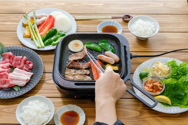 目指したのはいつでも変わらない極上の焼き加減！ドウシシャ×鋳物メーカー石川鋳造 で「おもいのフライパン スクエア 電気卓上コンロセット」を共同開発